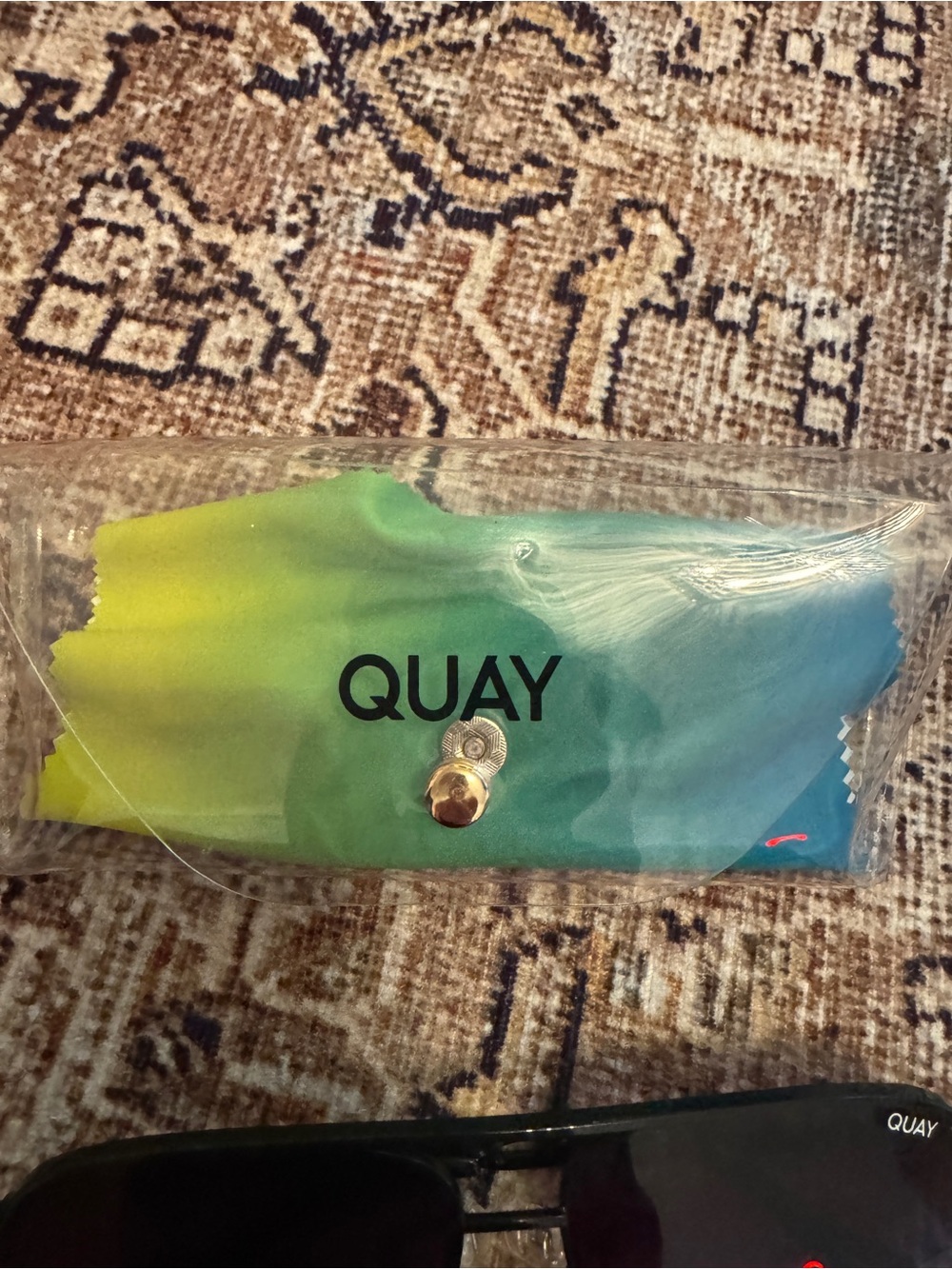 Quay Australia Sunglasses with Gradient Blue-Green-Yellow Case - Picture 4 of 5